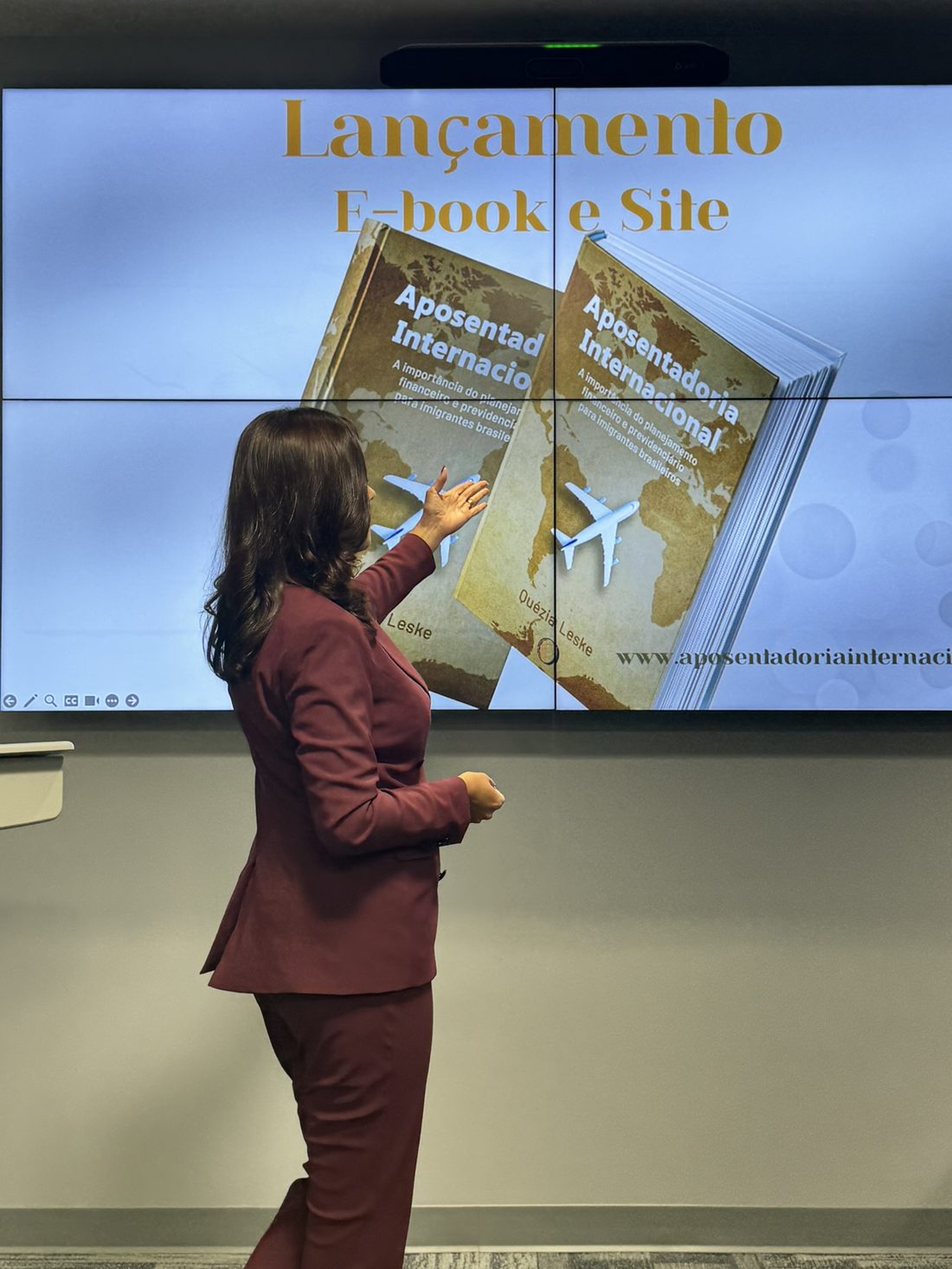 Quézia Leske no lançamento do e-book e site Aposentadoria Internacional